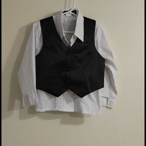 Boys 4t tux. Never worn 5 pieces